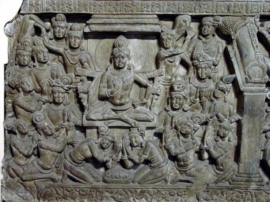 佛祖在兜率天说法，公元2世纪，阿玛拉瓦蒂出土，加尔各答印度博物馆藏