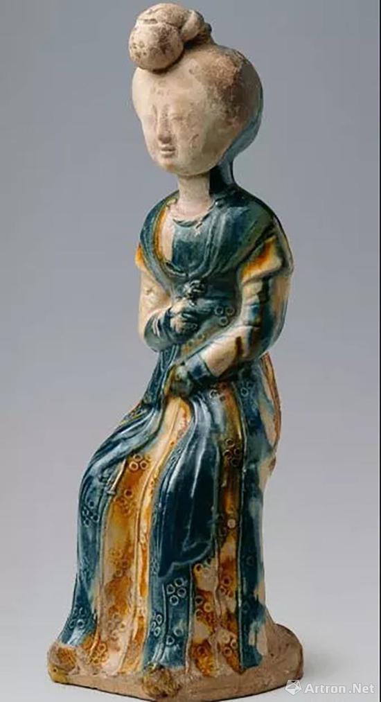 三彩釉陶女坐俑，中国国家博物馆藏